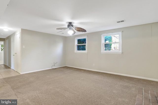 7800 HAYFIELD RD, Alexandria, VA 22315