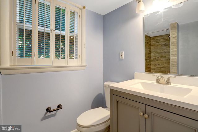 7800 HAYFIELD RD, Alexandria, VA 22315