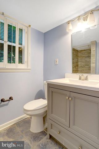7800 HAYFIELD RD, Alexandria, VA 22315