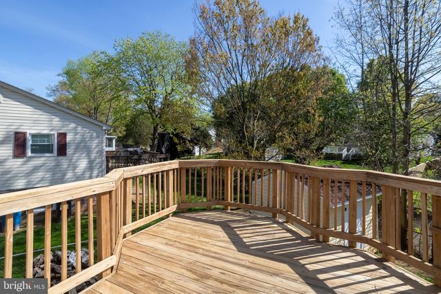 7800 HAYFIELD RD, Alexandria, VA 22315