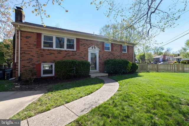 7800 HAYFIELD RD, Alexandria, VA 22315