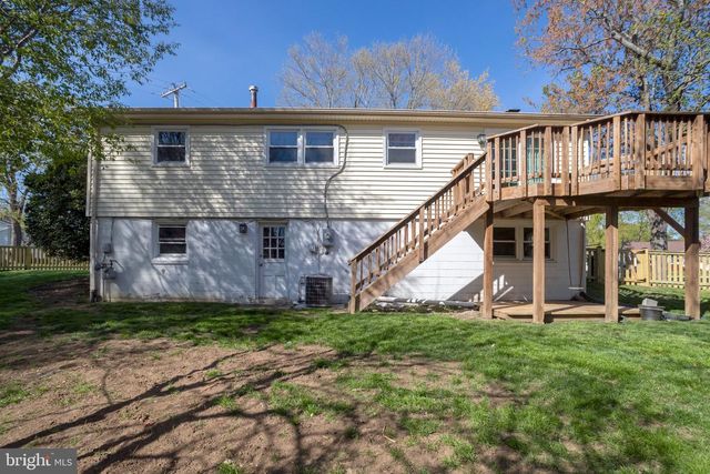 7800 HAYFIELD RD, Alexandria, VA 22315