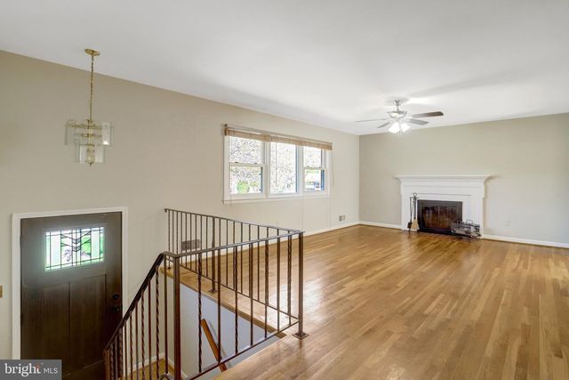 7800 HAYFIELD RD, Alexandria, VA 22315