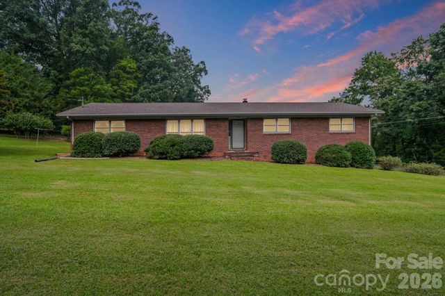 1008 Longview Drive, New London, NC 28127