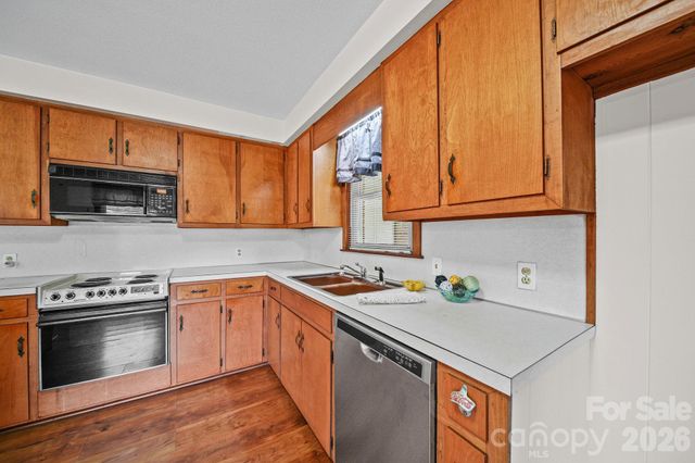 1008 Longview Drive, New London, NC 28127