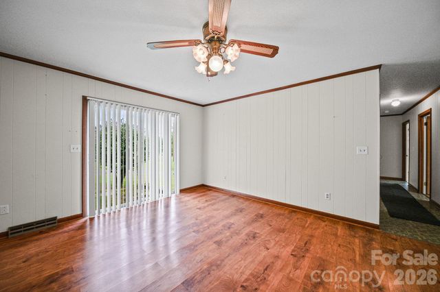 1008 Longview Drive, New London, NC 28127