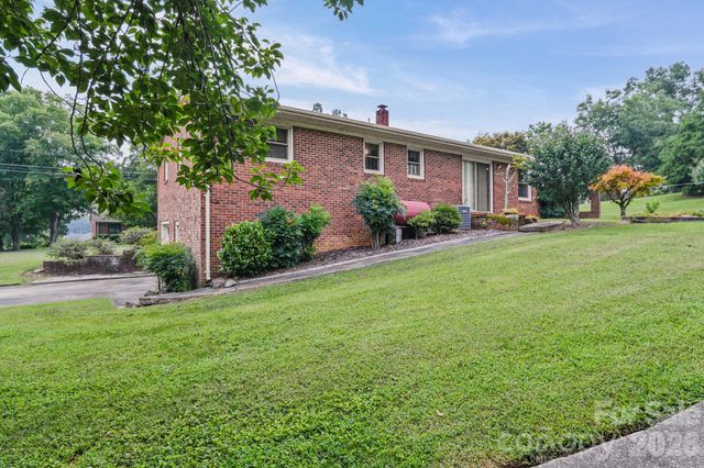 1008 Longview Drive, New London, NC 28127