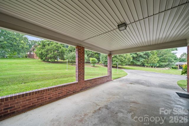 1008 Longview Drive, New London, NC 28127