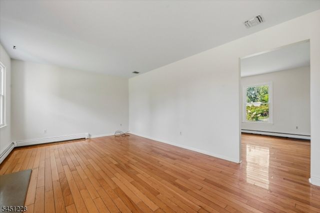 9 North Field Dr, Wantage Twp., NJ 07461
