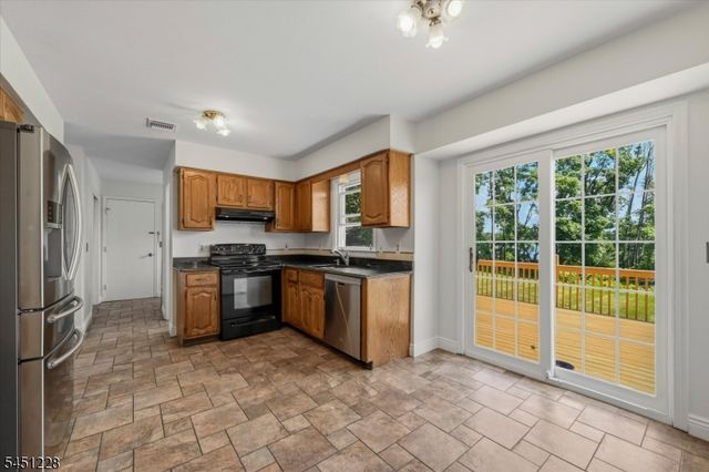 9 North Field Dr, Wantage Twp., NJ 07461