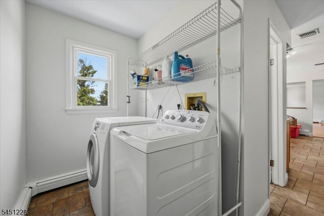 9 North Field Dr, Wantage Twp., NJ 07461
