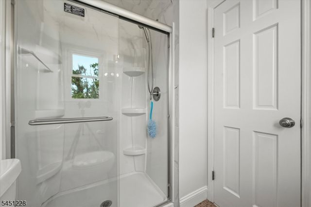 9 North Field Dr, Wantage Twp., NJ 07461