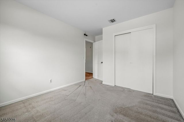 9 North Field Dr, Wantage Twp., NJ 07461