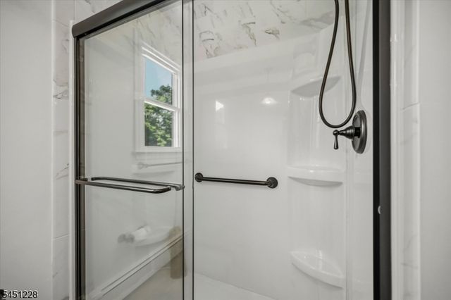 9 North Field Dr, Wantage Twp., NJ 07461