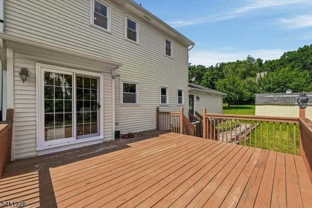 9 North Field Dr, Wantage Twp., NJ 07461
