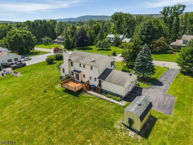 9 North Field Dr, Wantage Twp., NJ 07461