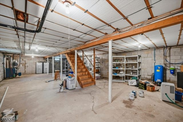 9 North Field Dr, Wantage Twp., NJ 07461