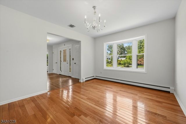 9 North Field Dr, Wantage Twp., NJ 07461
