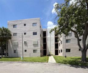 8520 SW 133rd Ave Rd 406, Miami, FL 33183