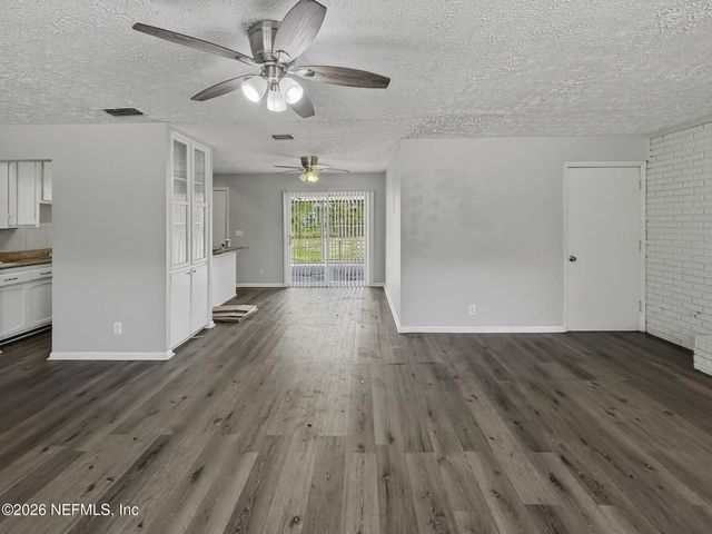 7632 HILLSIDE Drive, Jacksonville, FL 32221