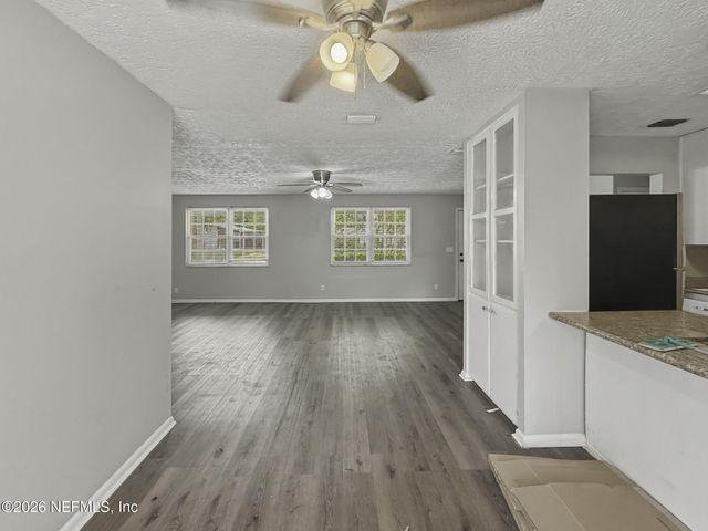 7632 HILLSIDE Drive, Jacksonville, FL 32221