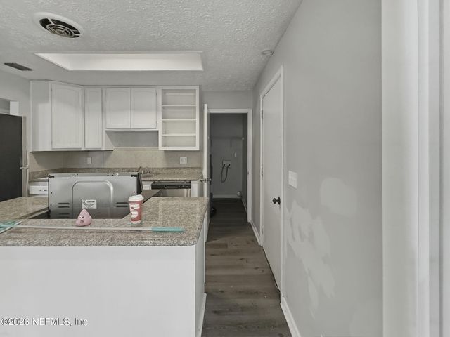 7632 HILLSIDE Drive, Jacksonville, FL 32221