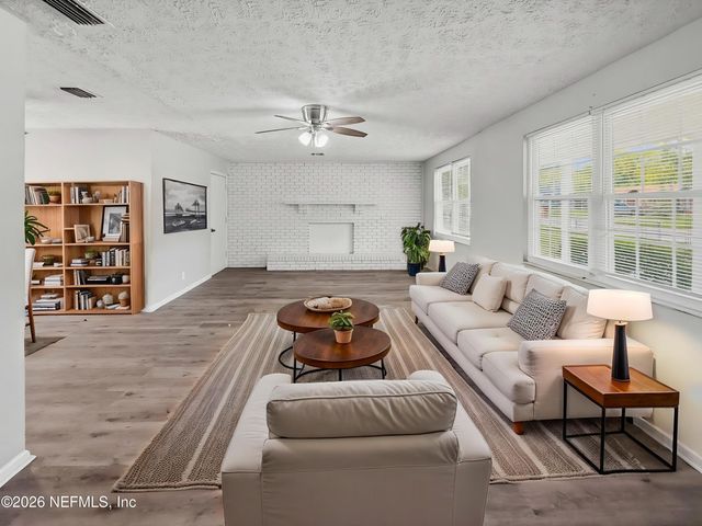 7632 HILLSIDE Drive, Jacksonville, FL 32221