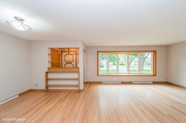 7045 W Madison Street, Niles, IL 60714