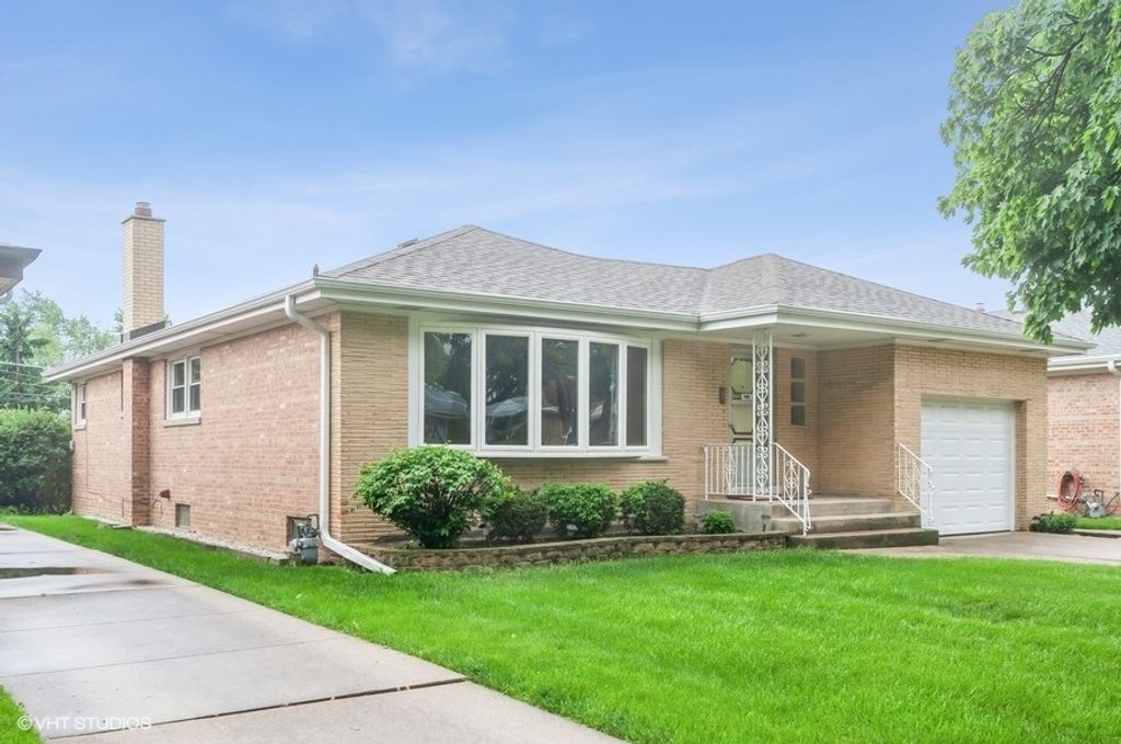 7045 W Madison Street, Niles, IL 60714