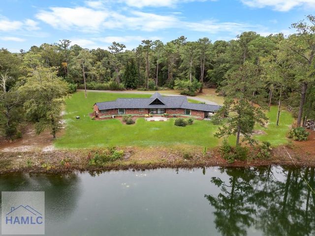 100 Morgan Drive, Jesup, GA 31545