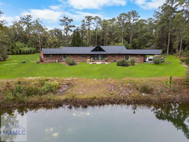 100 Morgan Drive, Jesup, GA 31545