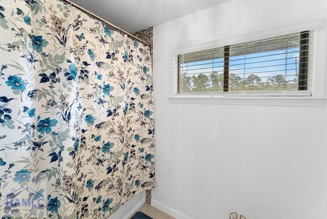 100 Morgan Drive, Jesup, GA 31545