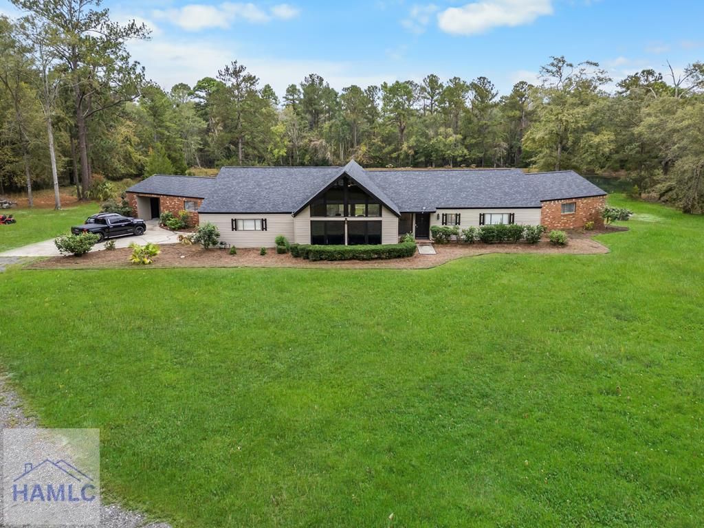 100 Morgan Drive, Jesup, GA 31545