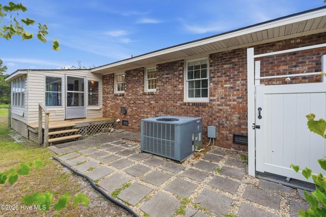 879 Bricklanding Road SW, Shallotte, NC 28470