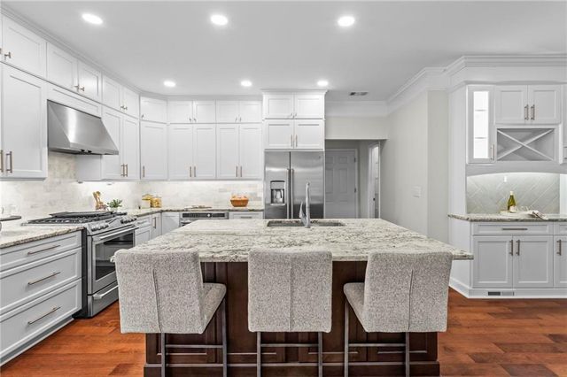 5495 Oxford Chase Way, Atlanta, GA 30338