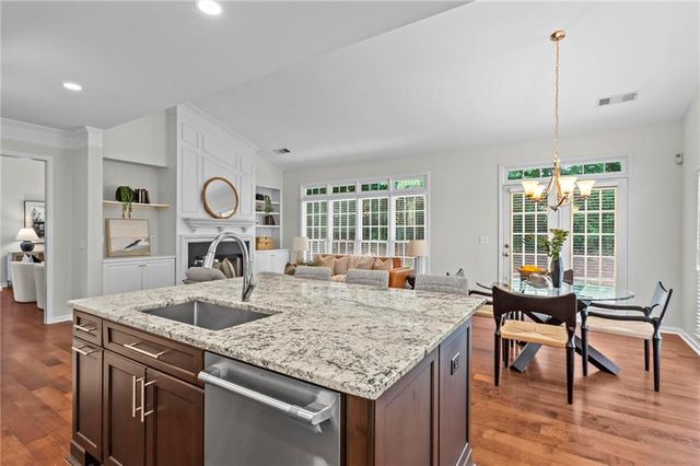 5495 Oxford Chase Way, Atlanta, GA 30338