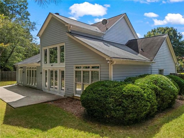 5495 Oxford Chase Way, Atlanta, GA 30338