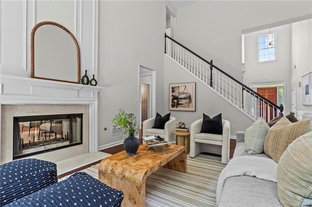 5495 Oxford Chase Way, Atlanta, GA 30338