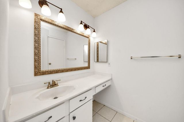2120 El Paseo Street 405, Houston, TX 77054