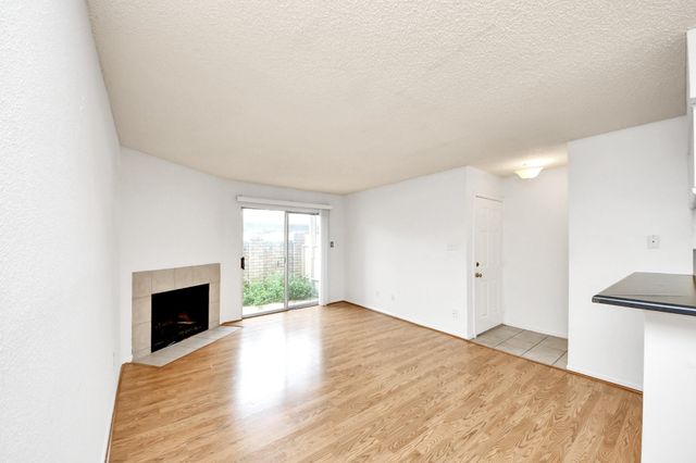 2120 El Paseo Street 405, Houston, TX 77054