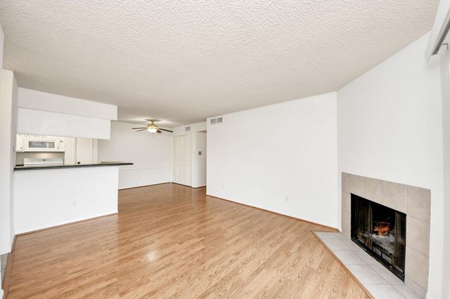 2120 El Paseo Street 405, Houston, TX 77054