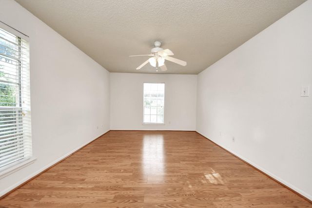 2120 El Paseo Street 405, Houston, TX 77054