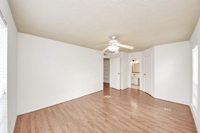 2120 El Paseo Street 405, Houston, TX 77054