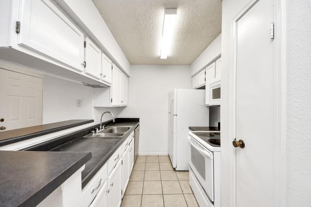 2120 El Paseo Street 405, Houston, TX 77054