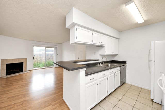 2120 El Paseo Street 405, Houston, TX 77054