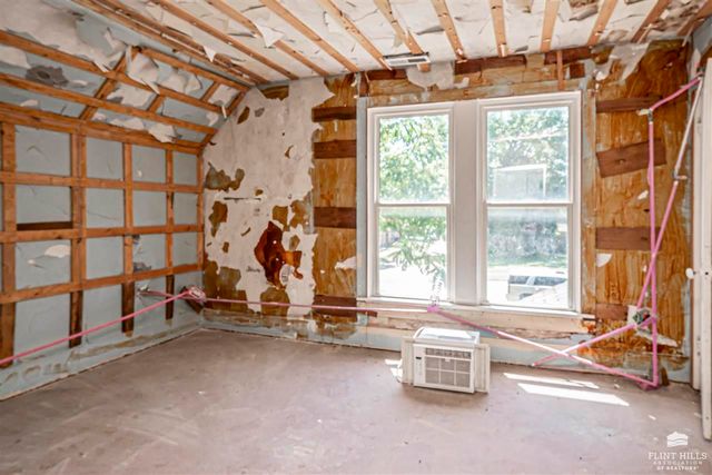 124 W Chestnut Street, Junction City, KS 66441