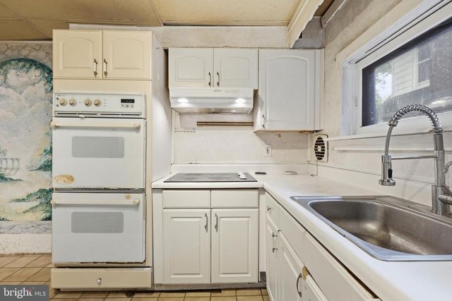 146 W BARBER AVE, Woodbury, NJ 08096