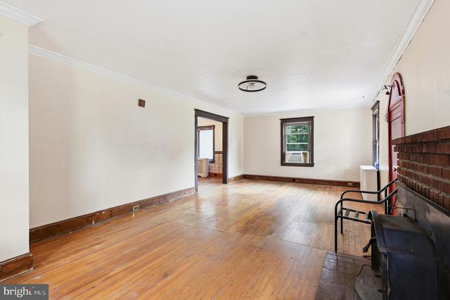 146 W BARBER AVE, Woodbury, NJ 08096