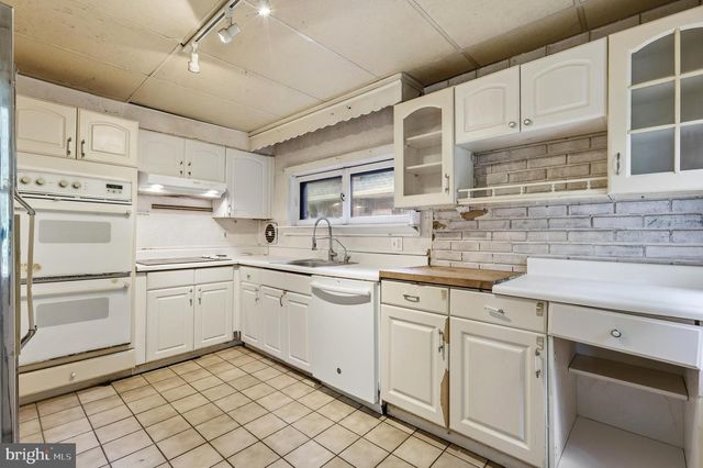 146 W BARBER AVE, Woodbury, NJ 08096