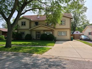 623 Willow Lane, Elk Grove Village, IL 60007